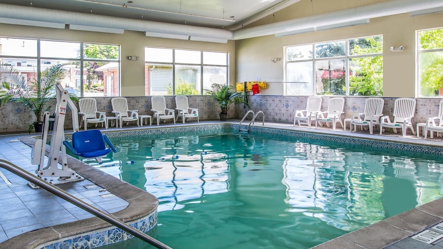 Quality Inn & Suites Ann Arbor Hwy 23