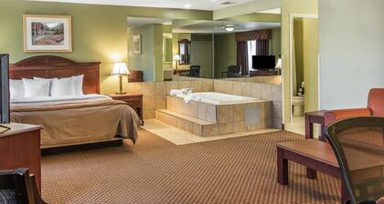 Quality Inn & Suites Ann Arbor Hwy 23