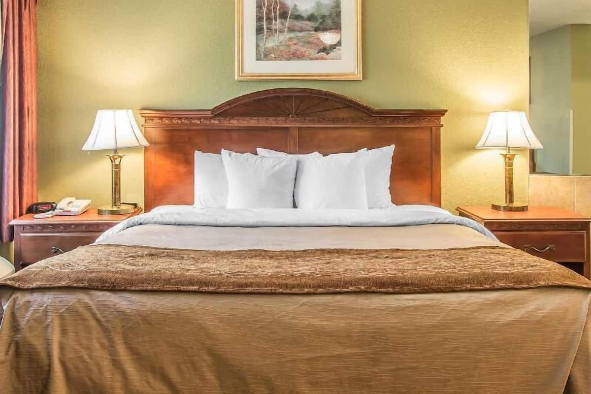 In-room safe, desk, laptop workspace, iron/ironing board