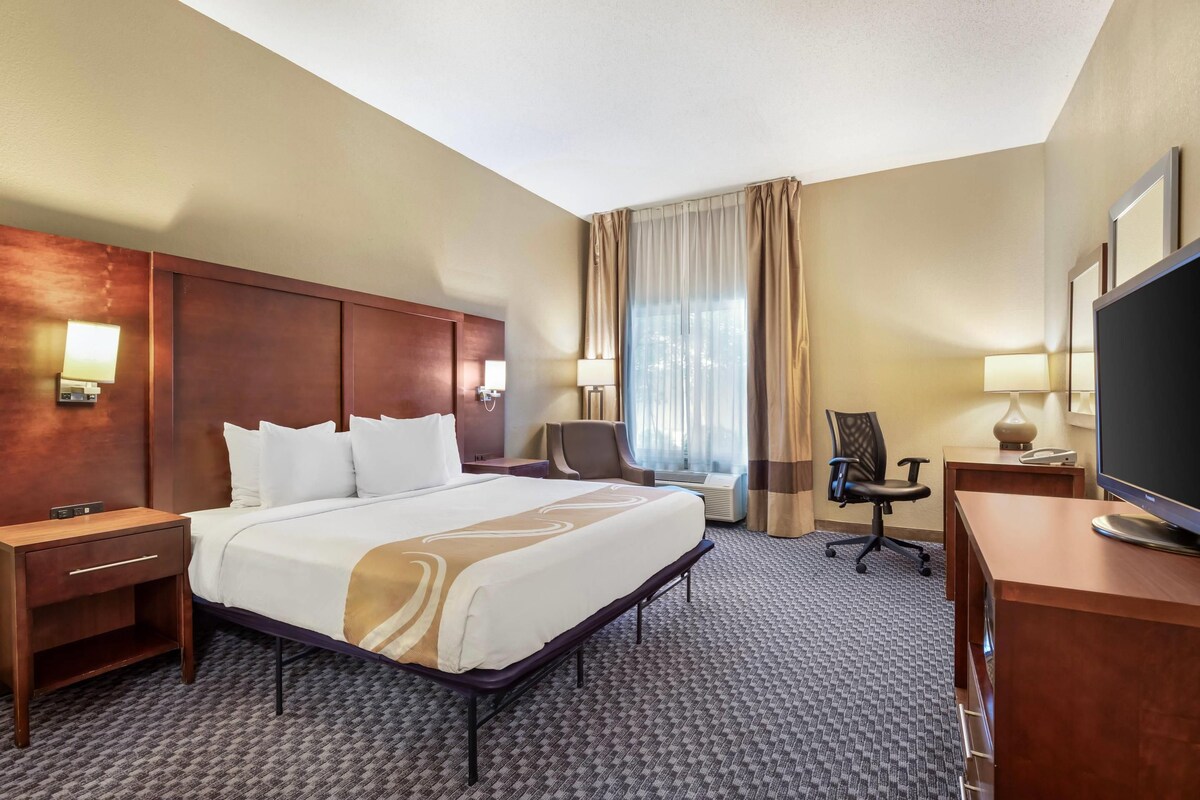 In-room safe, desk, laptop workspace, iron/ironing board
