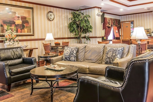 Quality Inn & Suites Ann Arbor Hwy 23