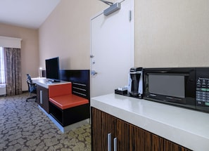 Zimmersafe, Bügeleisen/Bügelbrett, kostenlose Babybetten