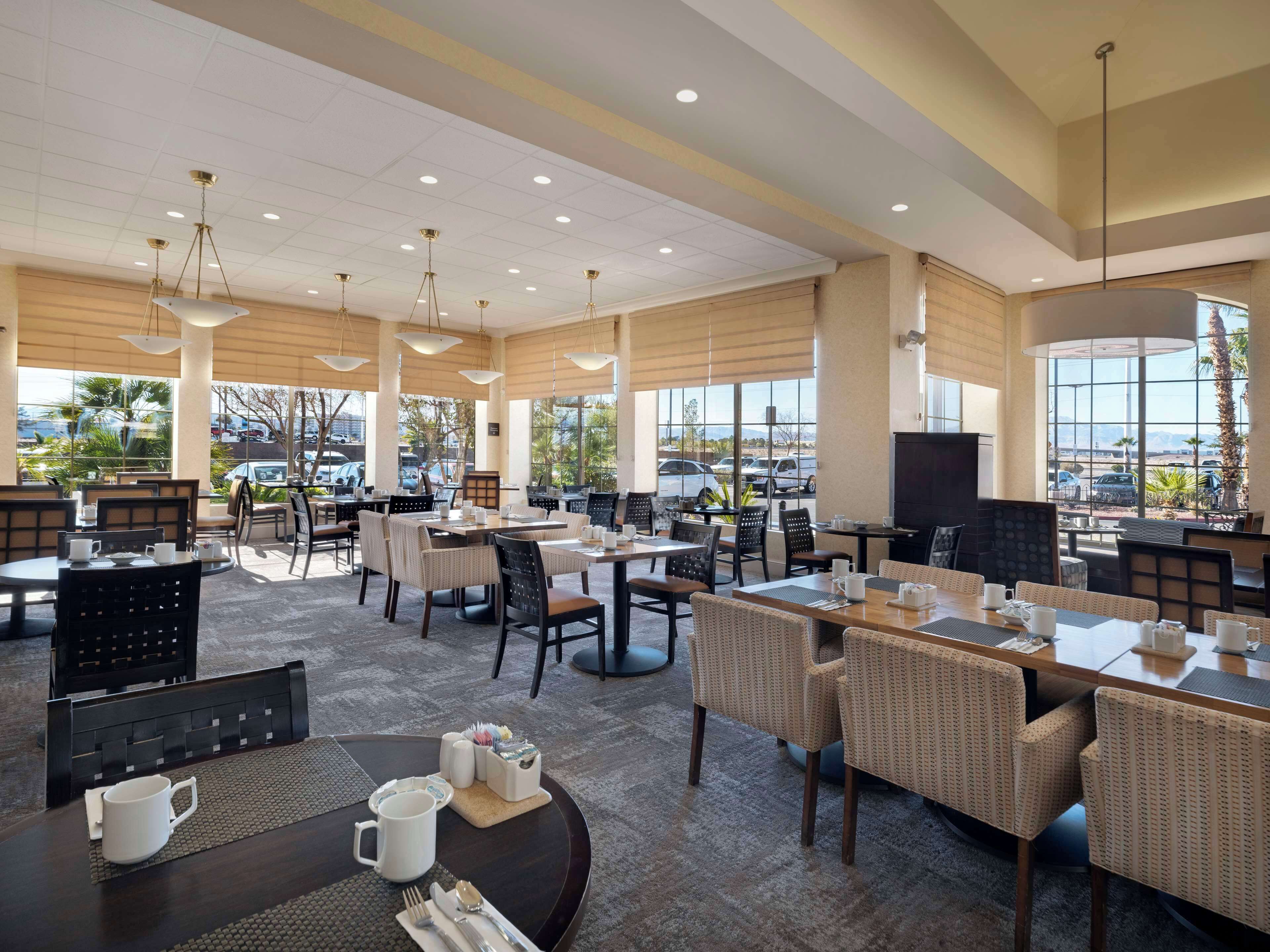 每日供應全套早餐 (每人 USD14.95)