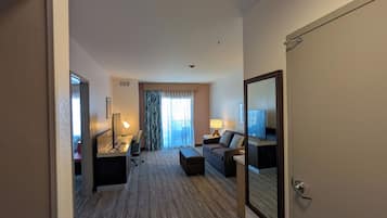 Suite, Accessible | Iron/ironing board, free cribs/infant beds, free WiFi, bed sheets