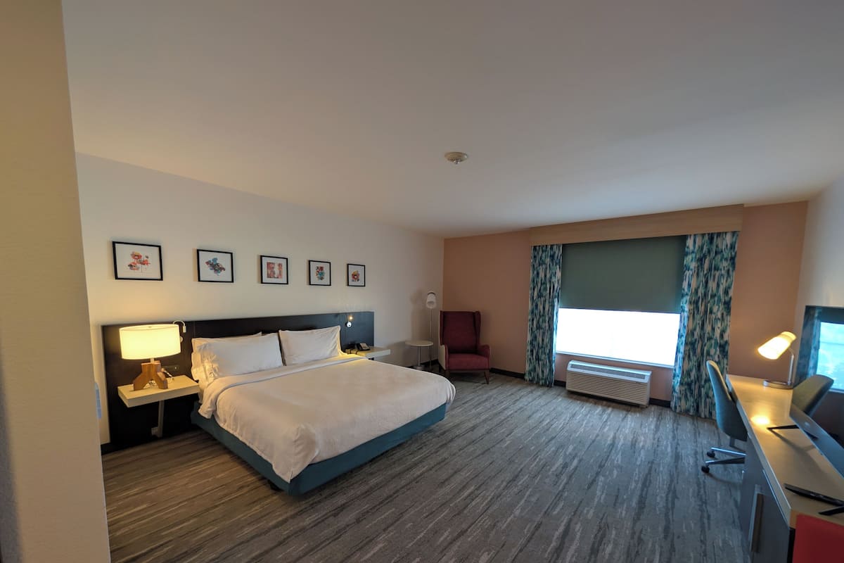 Zimmersafe, Bügeleisen/Bügelbrett, kostenlose Babybetten