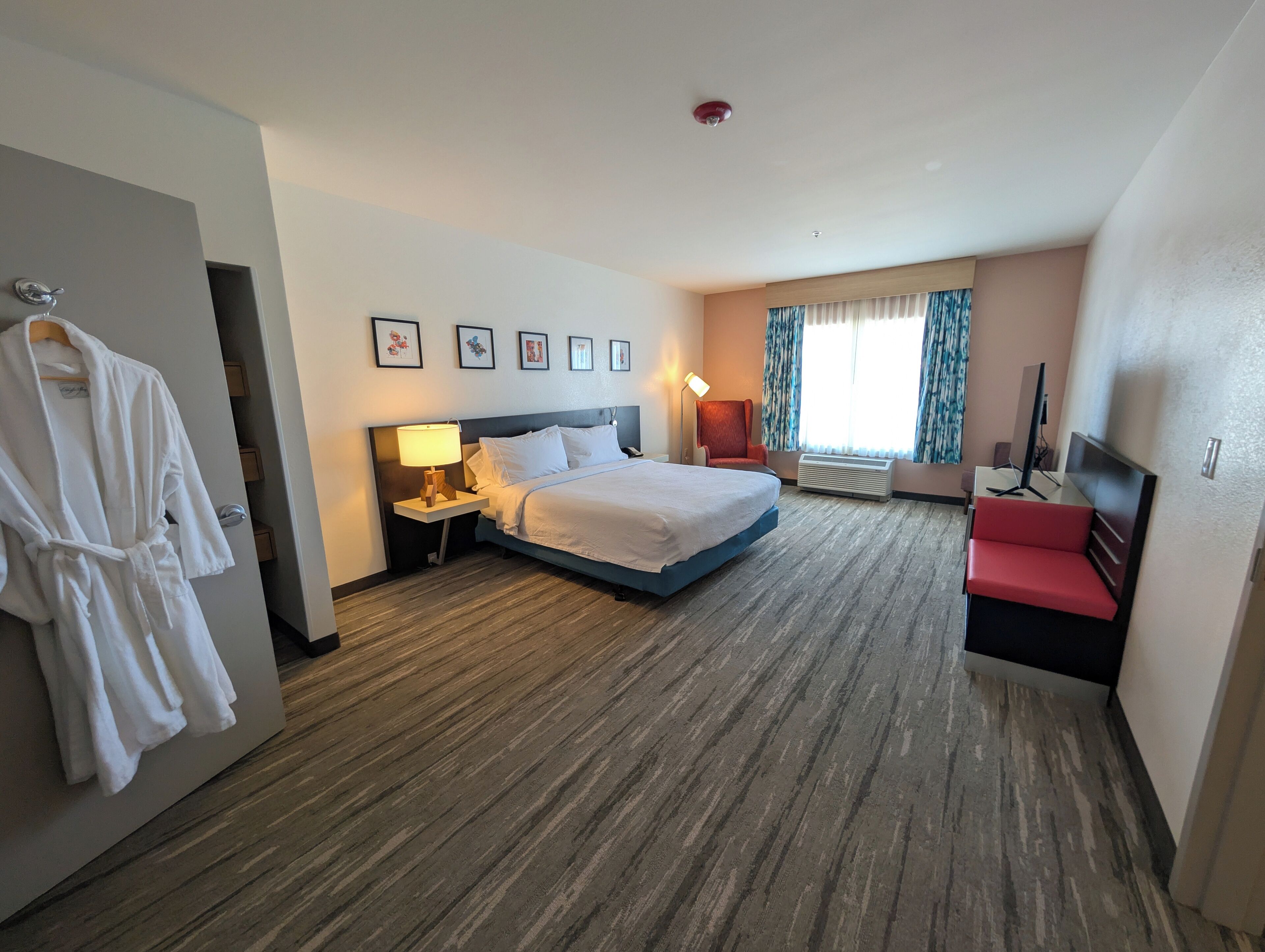 Suite, Accessible | Iron/ironing board, free cots/infant beds, free WiFi, bed sheets