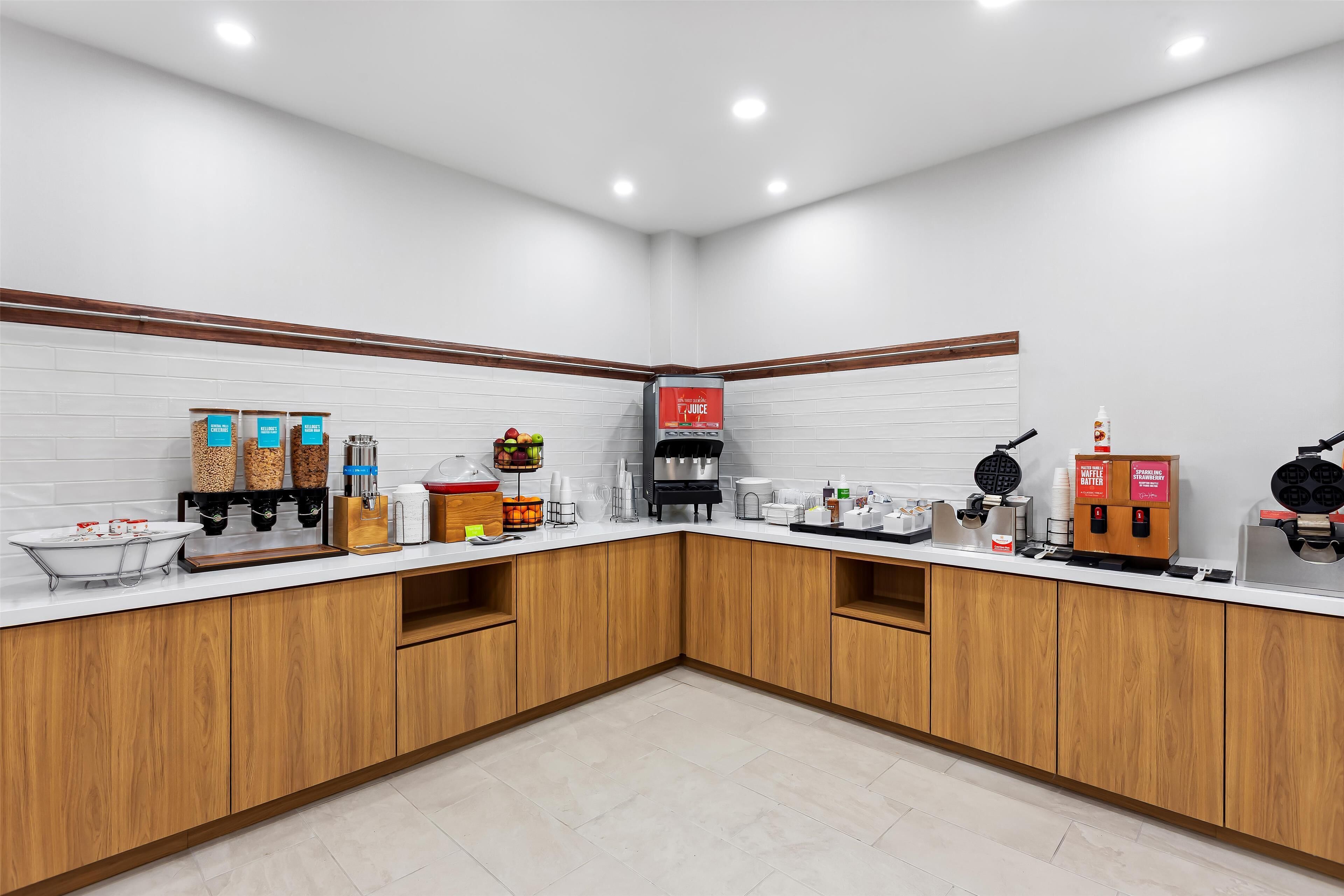 free daily continental breakfast