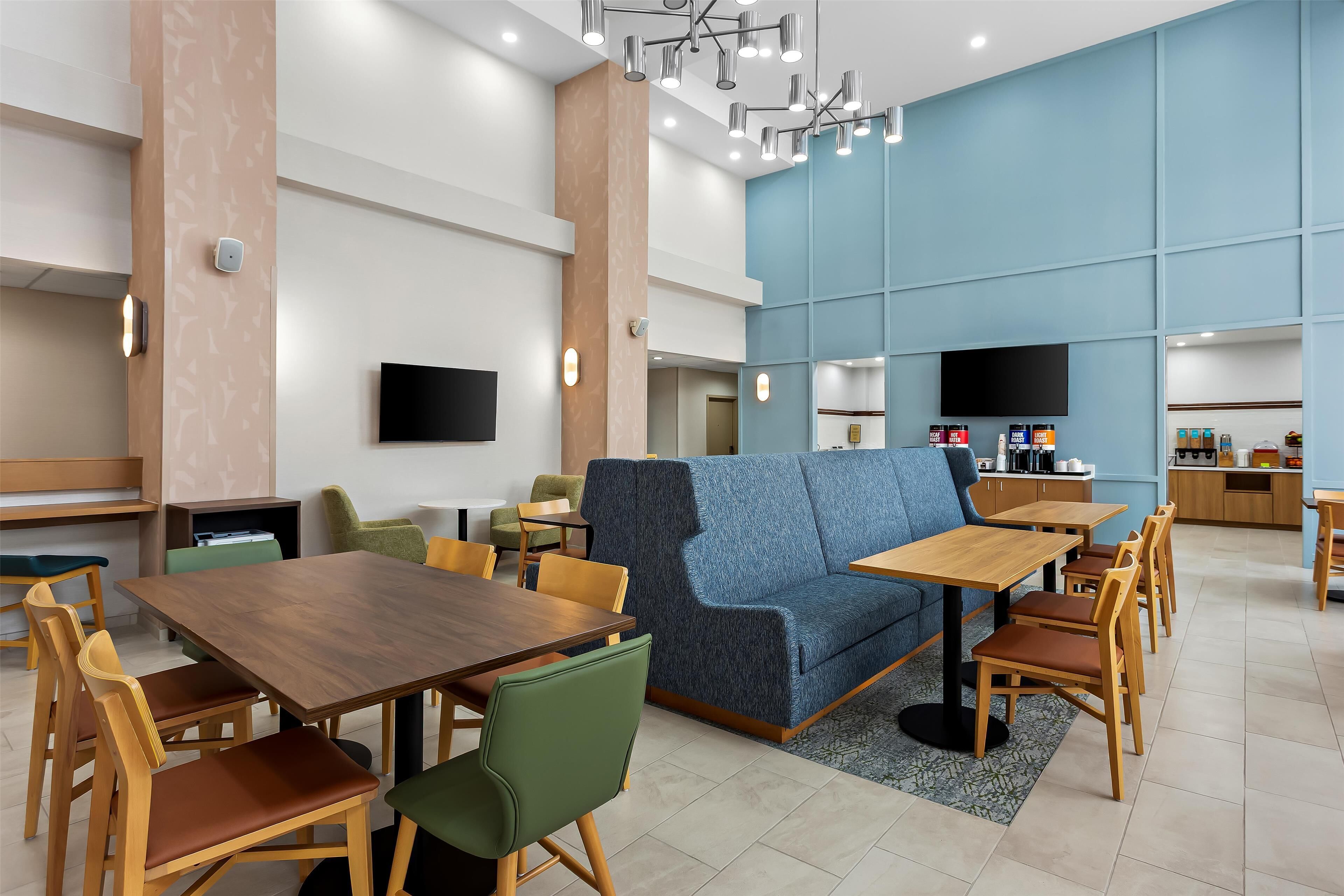 free daily continental breakfast