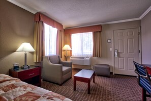 Premium bedding, down comforters, Select Comfort beds, desk - The Views Inn Sedona (Sedona)