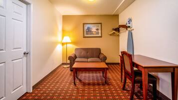 Standard Room, 1 King Bed | Desk, iron/ironing board, free WiFi