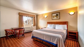 Standard Room, 1 King Bed | Desk, iron/ironing board, free WiFi