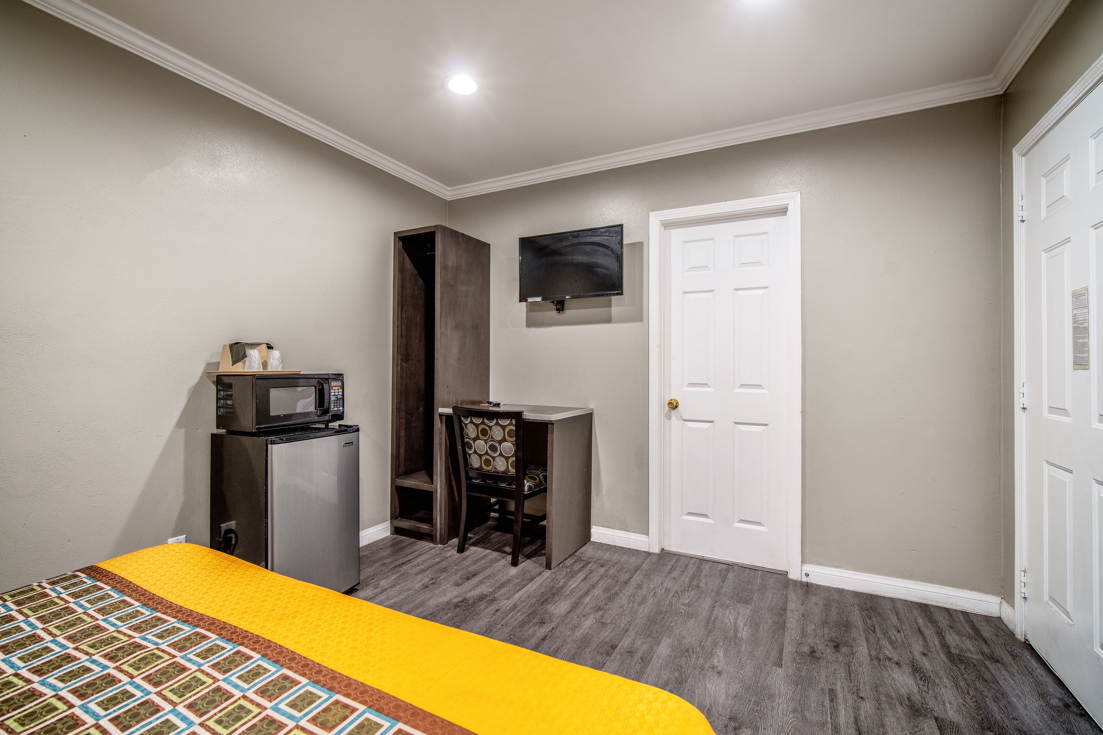 Photo - Regency Inn & Suites Downey