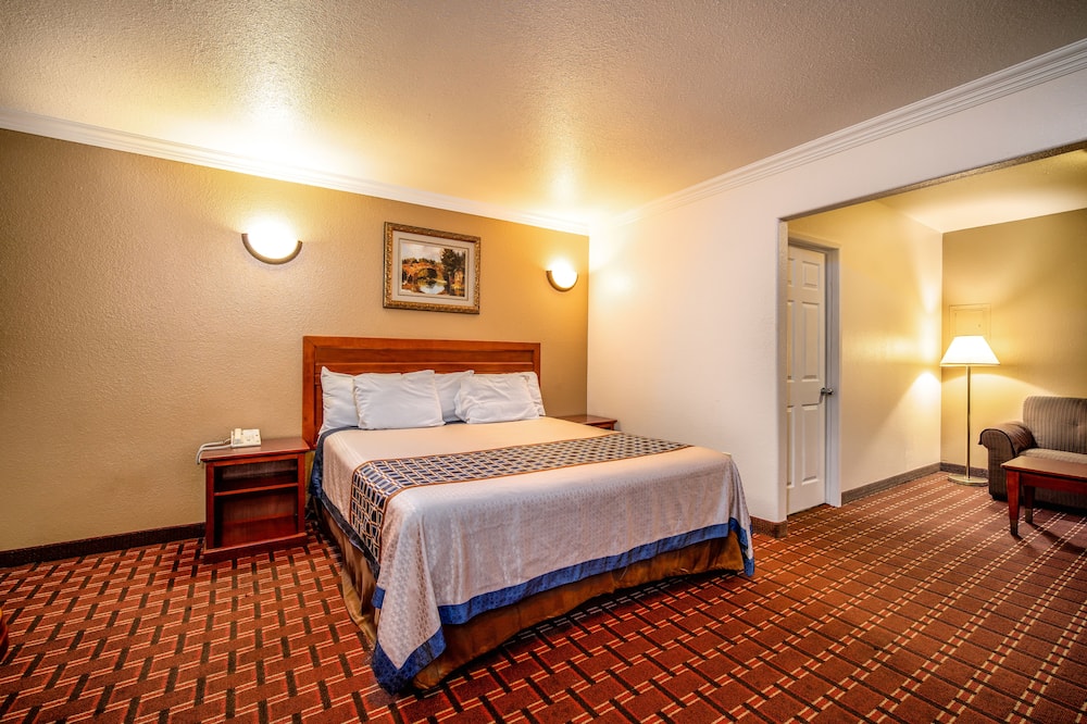 Regency Inn & Suites