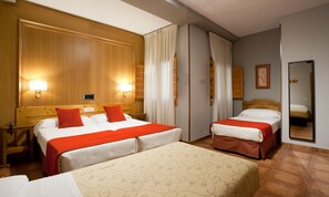 办公桌、免费 WiFi、床单