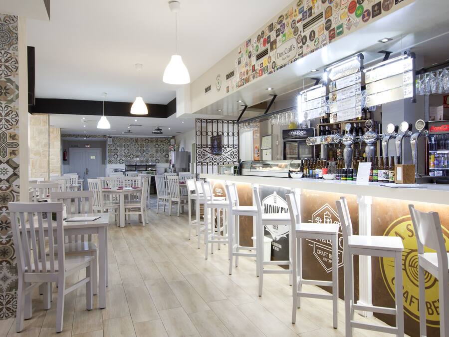 Bar (in der Unterkunft)