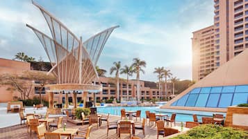 3 barer/lounger og bassengbar