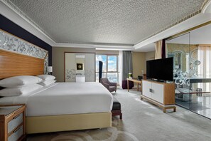 Club Suite, 2 Bedrooms, Accessible, Club lounge access (Dining, Club Floor) | Down duvets, minibar, in-room safe, desk