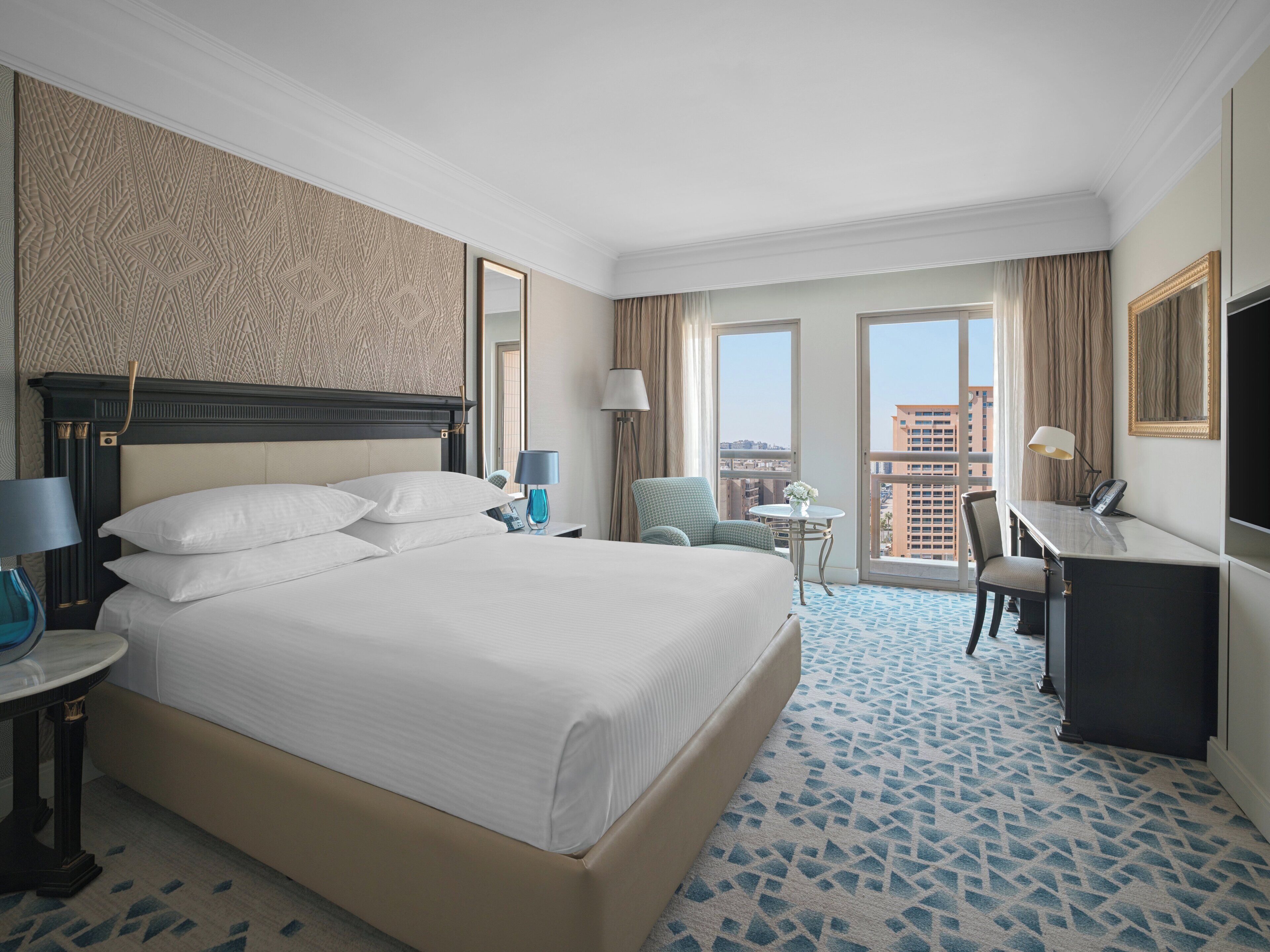 Classic-værelse - 1 kingsize-seng (Ergonomic Flex Space) | Dundyner, minibar, pengeskab på værelset, skrivebord