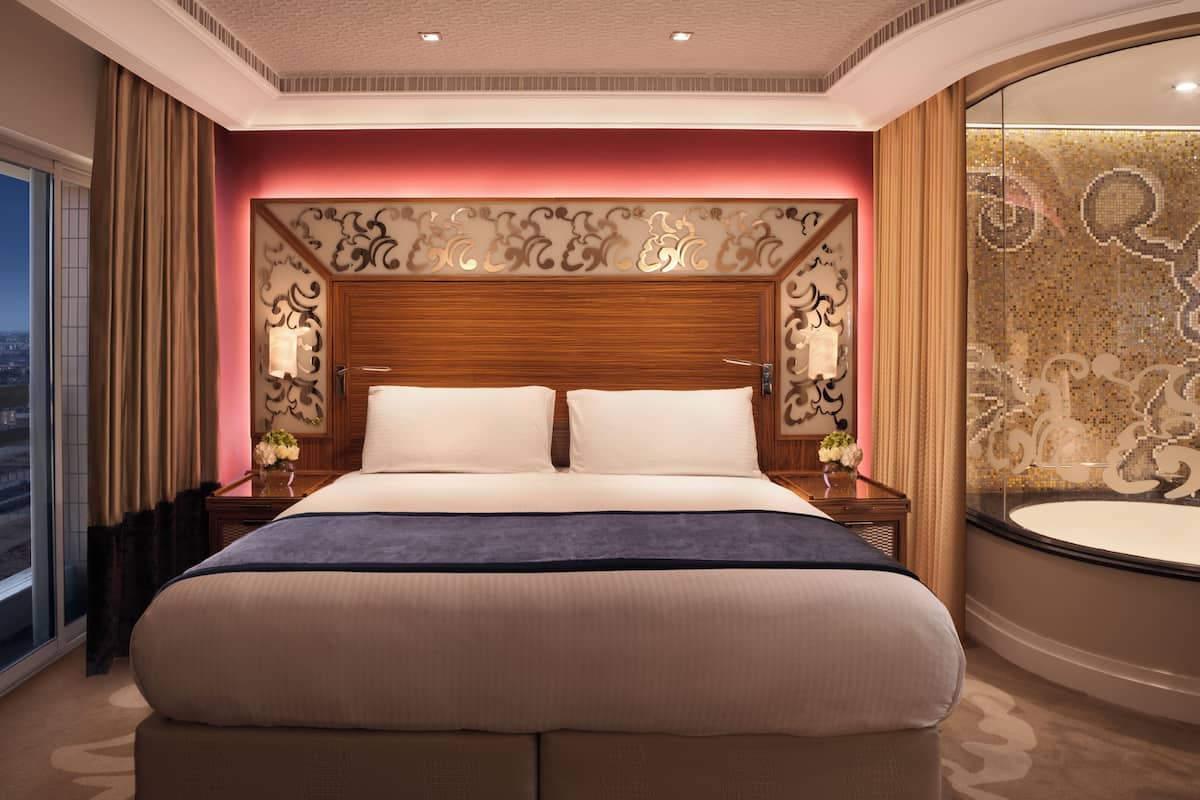 1 slaapkamer, donzen dekbedden, een minibar, een kluis op de kamer