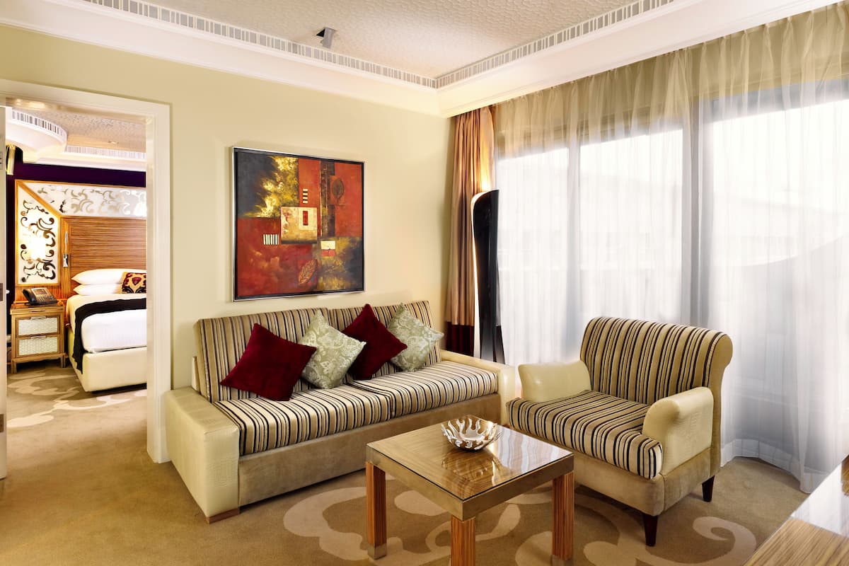 1 bedroom, down duvets, minibar, in-room safe