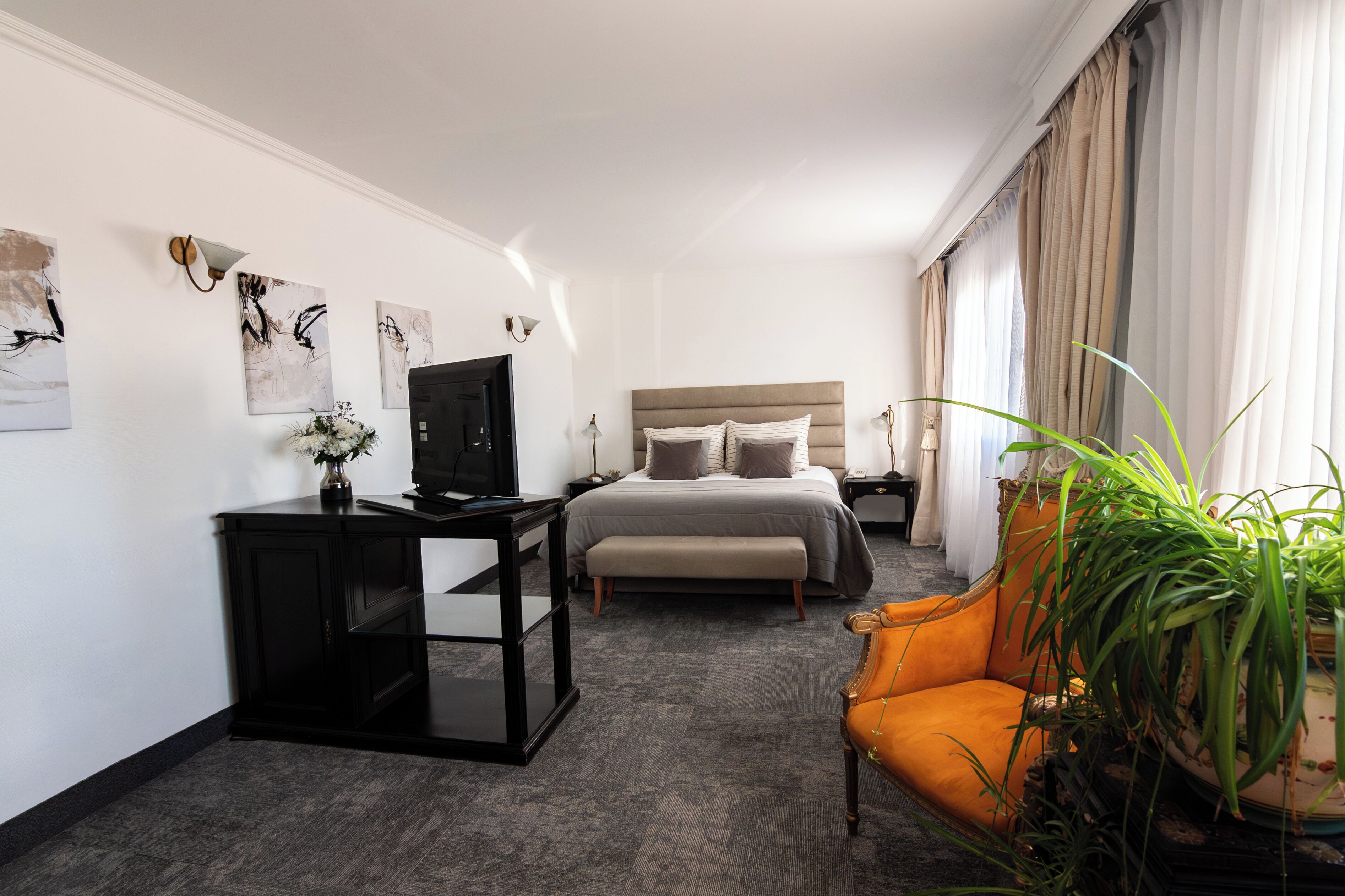 suite junior | 1 bedroom, minibar, in-room safe, desk