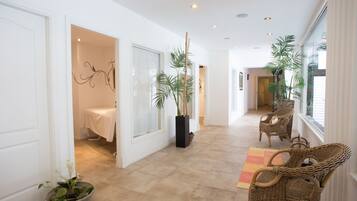 Soins corporels, massages aux pierres chaudes, gommages corporels