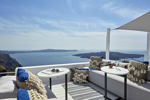 Cave Villa | Balcony view - Cosmopolitan Suites (Santorini)