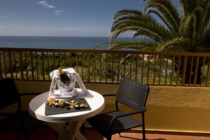 1 bedroom, minibar, desk, free cots/infant beds - Baia Cristal Beach & Spa Resort (Lagoa)