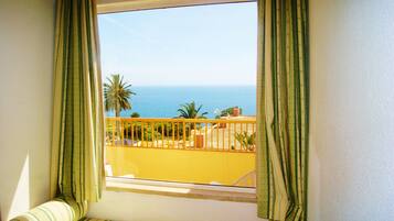 1 chambre, minibar, bureau, lit de bébé (gratuit)