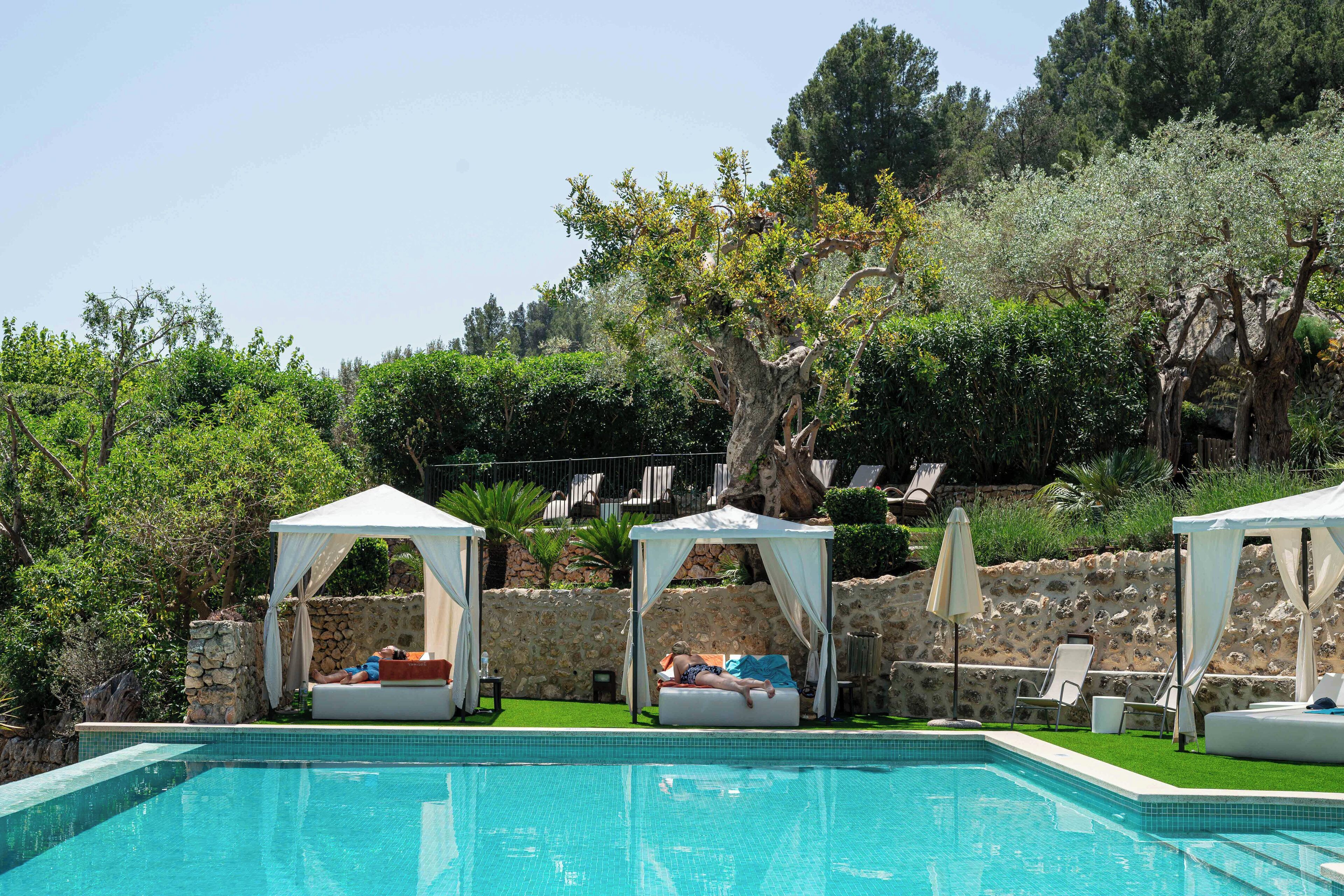 indoor pool, outdoor pool, pool loungers