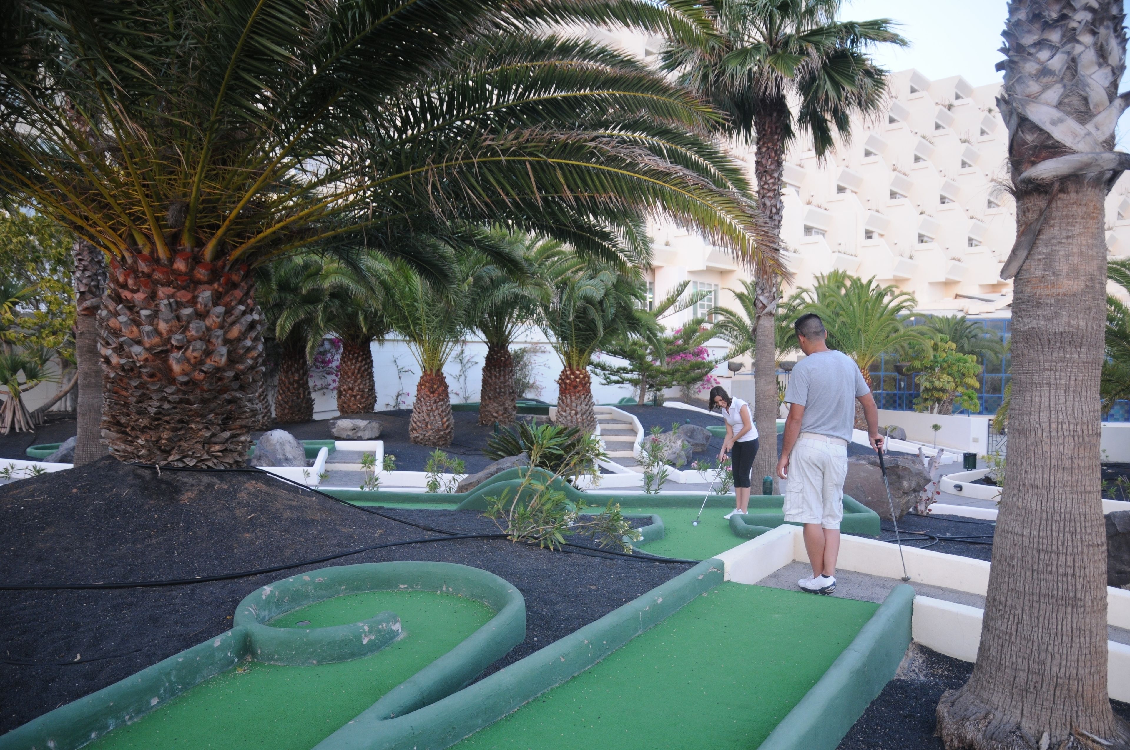 Mini-golf