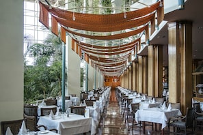 4 restaurants servant le déjeuner