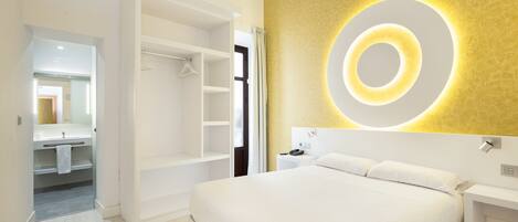 Chambre Supérieure Double ou avec lits jumeaux | Chambres insonorisées, Wi-Fi gratuit, draps fournis