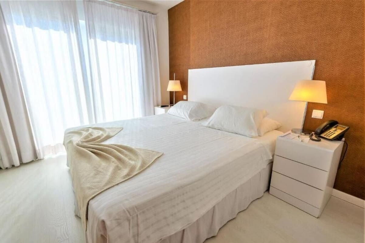 In-room safe, desk, blackout drapes, soundproofing