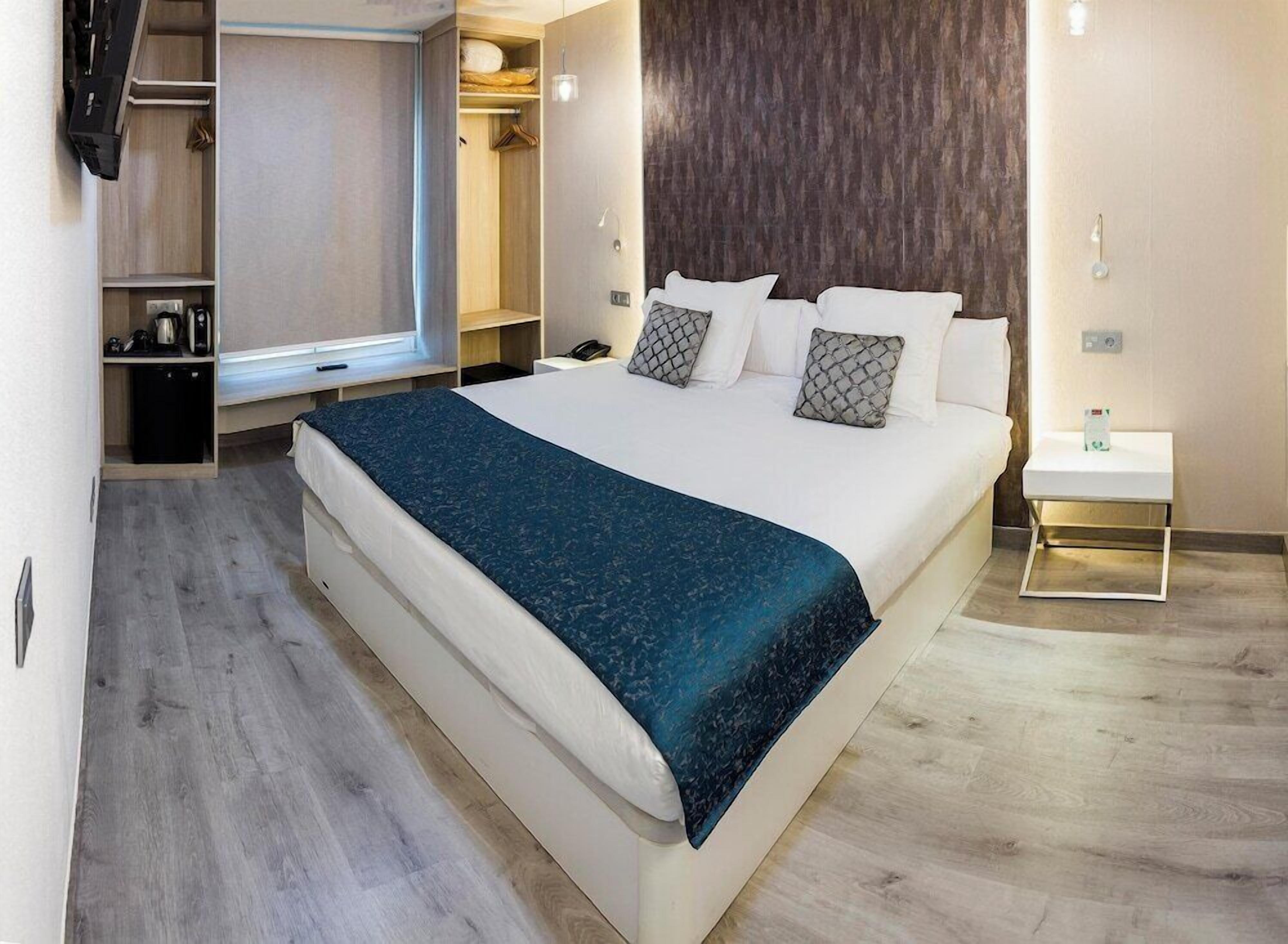 Down duvets, minibar, in-room safe, desk