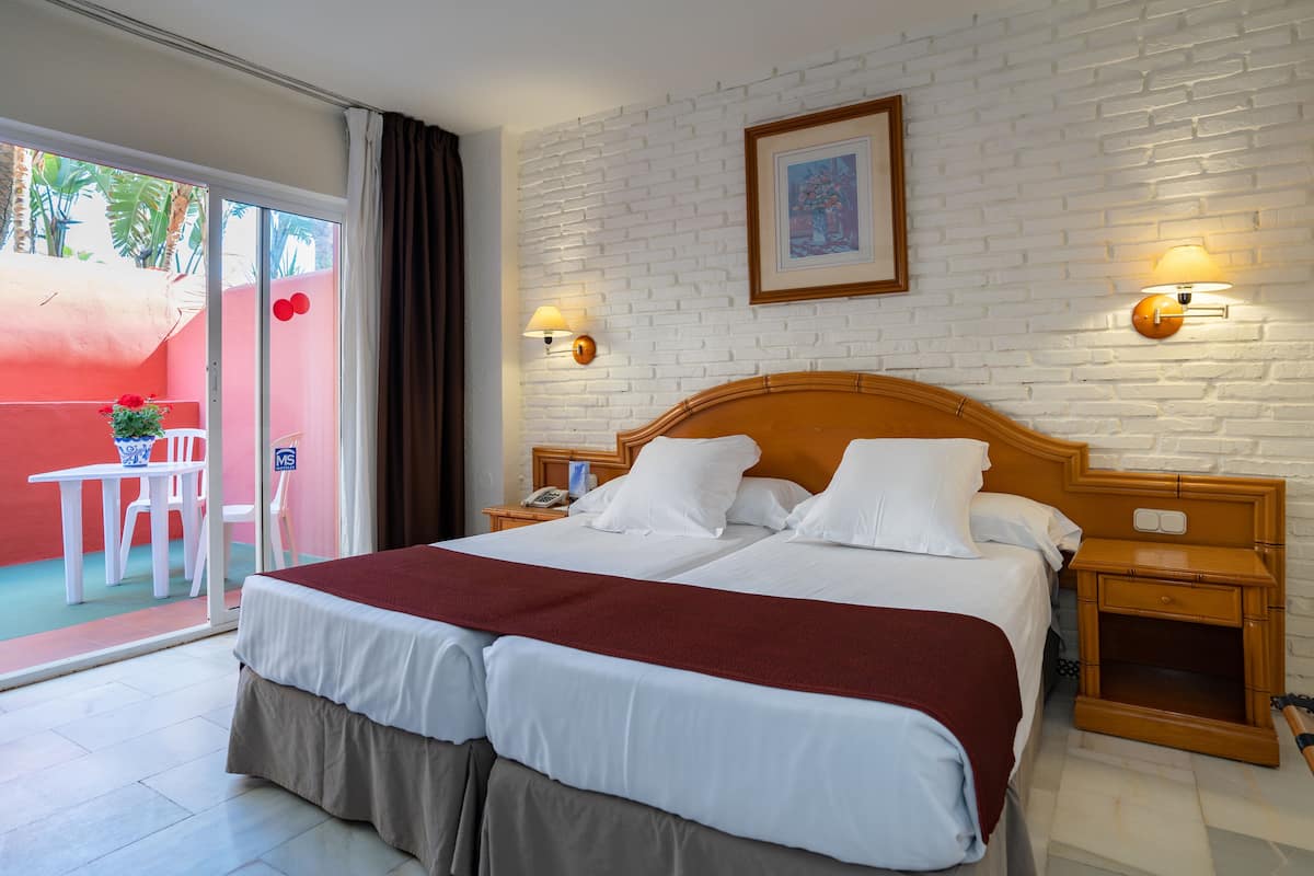Escrivaninha, Wi-Fi de cortesia, roupa de cama