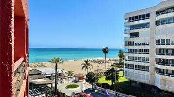 Double Room, Balcony, Partial Sea View | Desk, cribs/infant beds, free WiFi, bed sheets