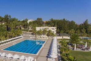 حمّام سباحة خارجي