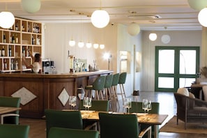 2 restaurants servant le petit déjeuner