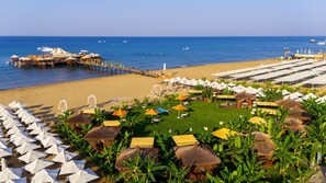 Privatstrand, kostenloser Shuttle zum Strand, Liegestühle, Sonnenschirme