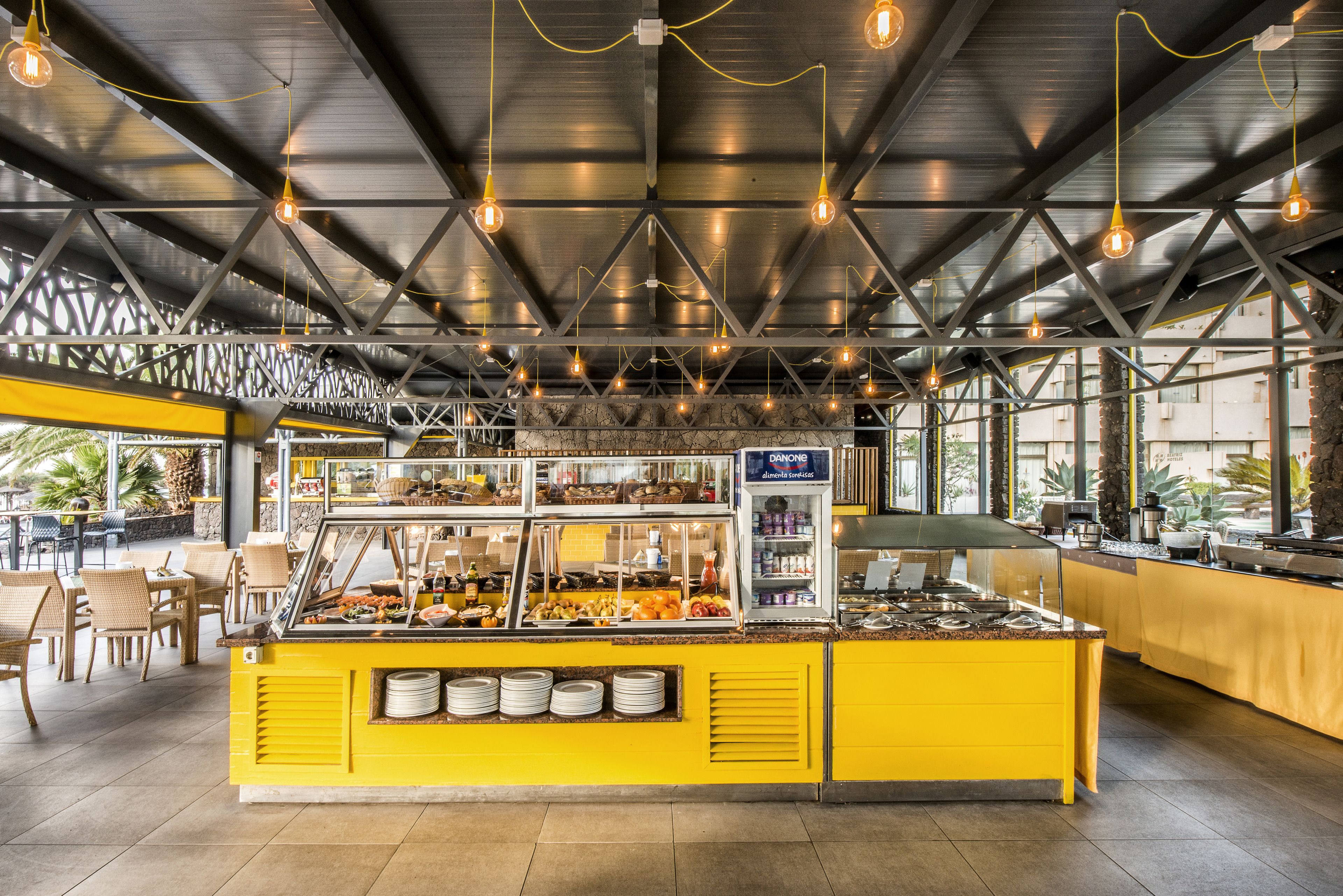 5 restaurants, breakfast, lunch, dinner served; italian cuisine