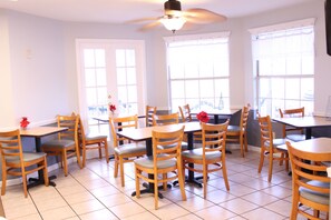 Free daily continental breakfast