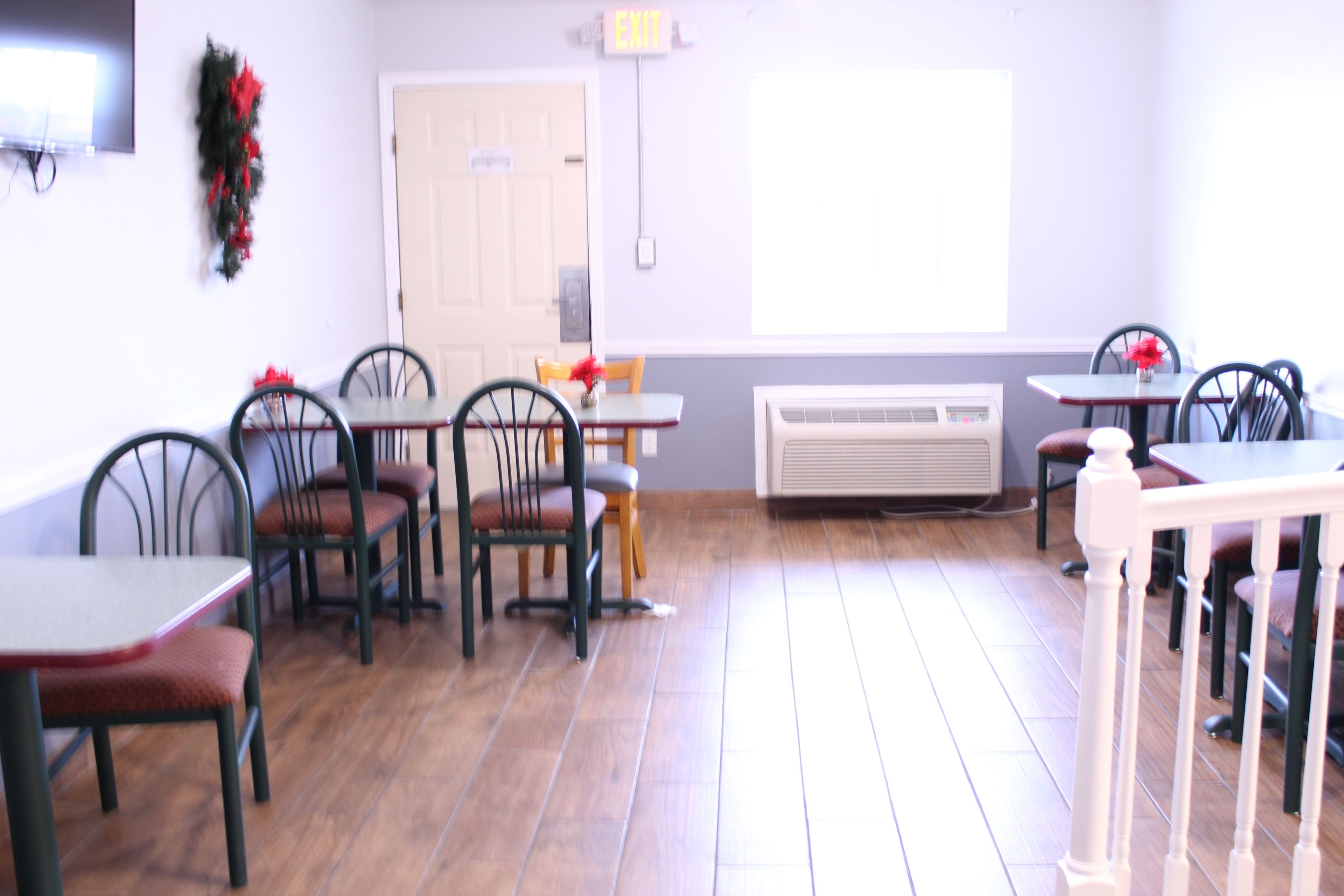 free daily continental breakfast