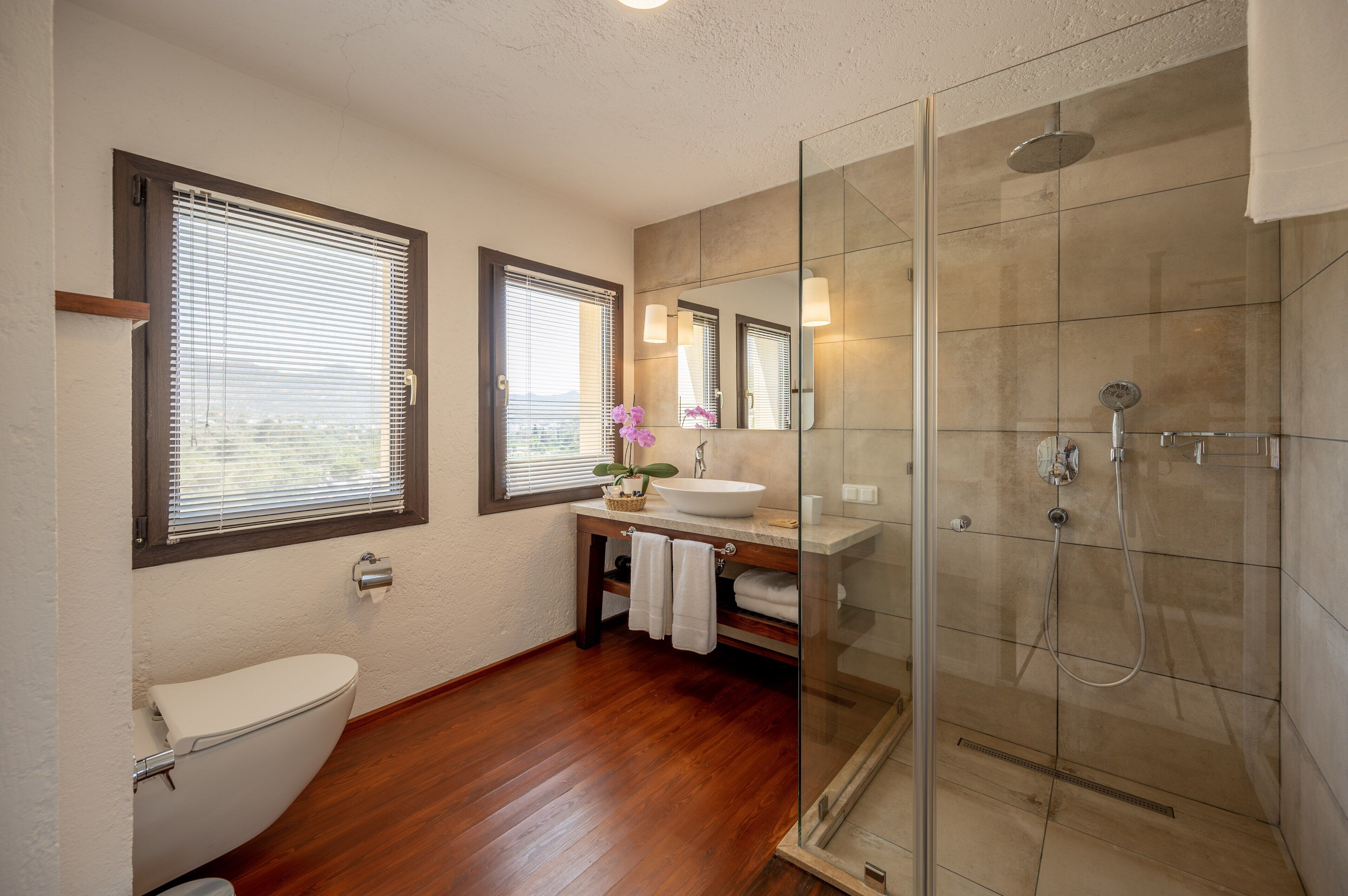 Photo - 4reasons hotel + bistro | 12+