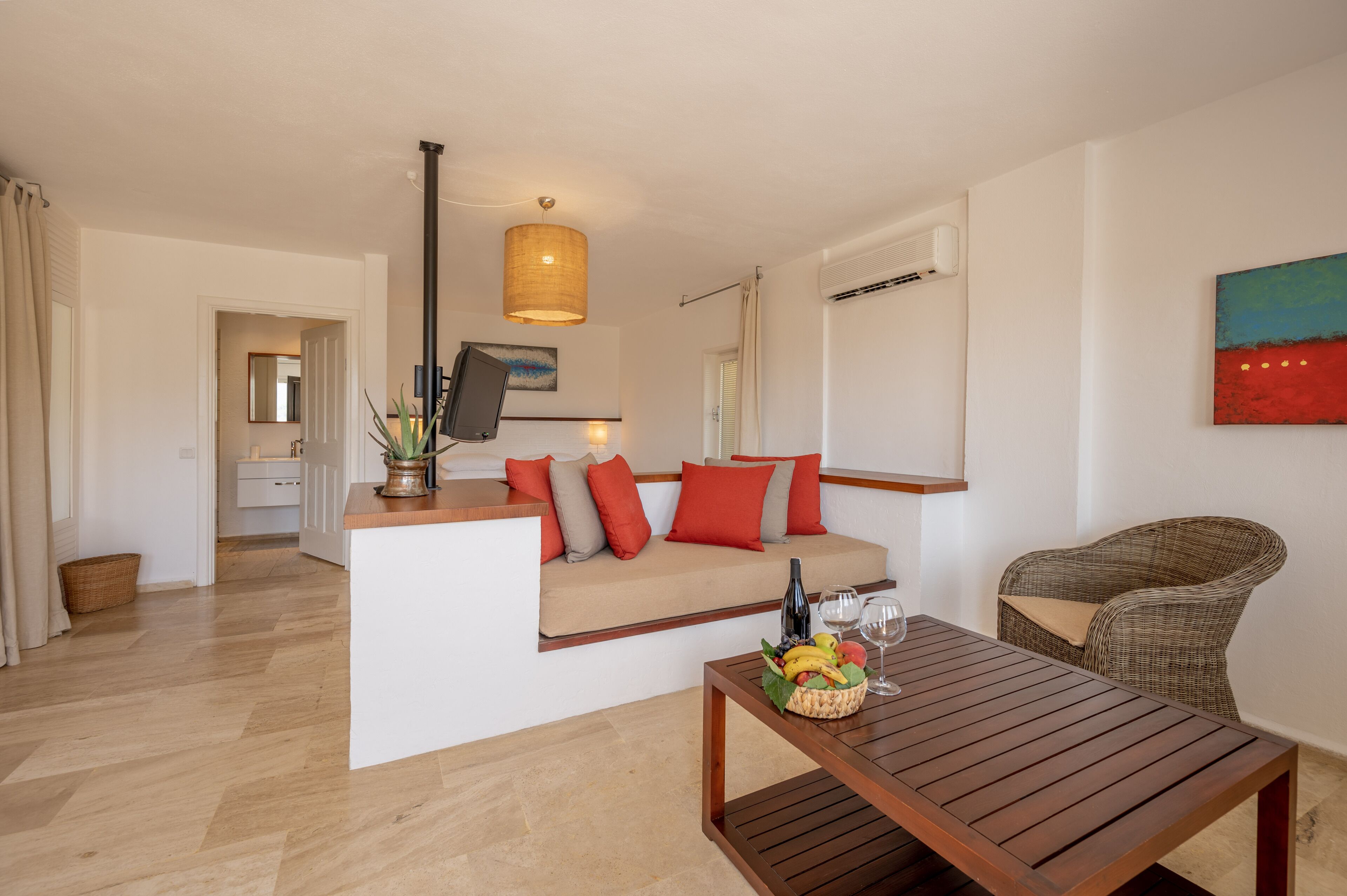 Photo - 4reasons hotel + bistro | 12+