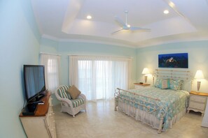 尊榮公寓客房, 3 間臥室, 海景, 池畔 | 1 間臥室、舒適加層、客房內保險箱、遮光布/窗簾