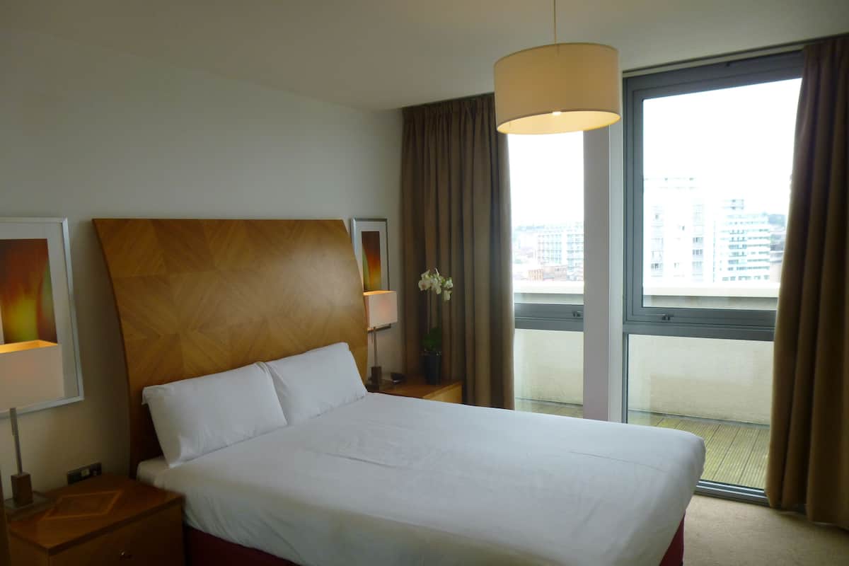 1 bedroom, in-room safe, desk, blackout curtains
