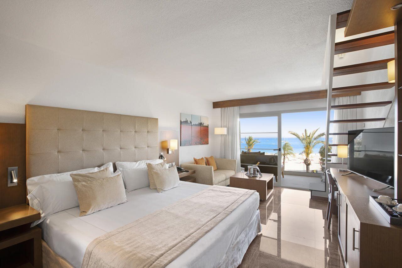 Minibar, in-room safe, individually furnished, desk