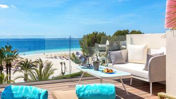 Selection Club Royal Terrace (Roof Top) | Minibar, in-room safe, individually furnished, desk