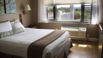 Standard Room | Desk, blackout drapes, rollaway beds, free WiFi